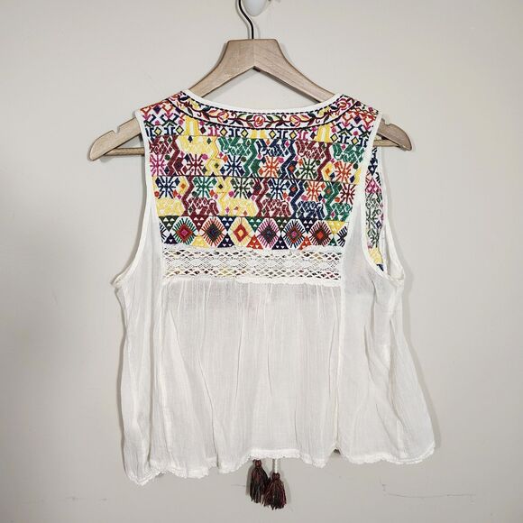 Free People Lohri MEDIUM Embroidered Tassel Boho Peasant Top Festival Gypsy - Picture 3 of 9